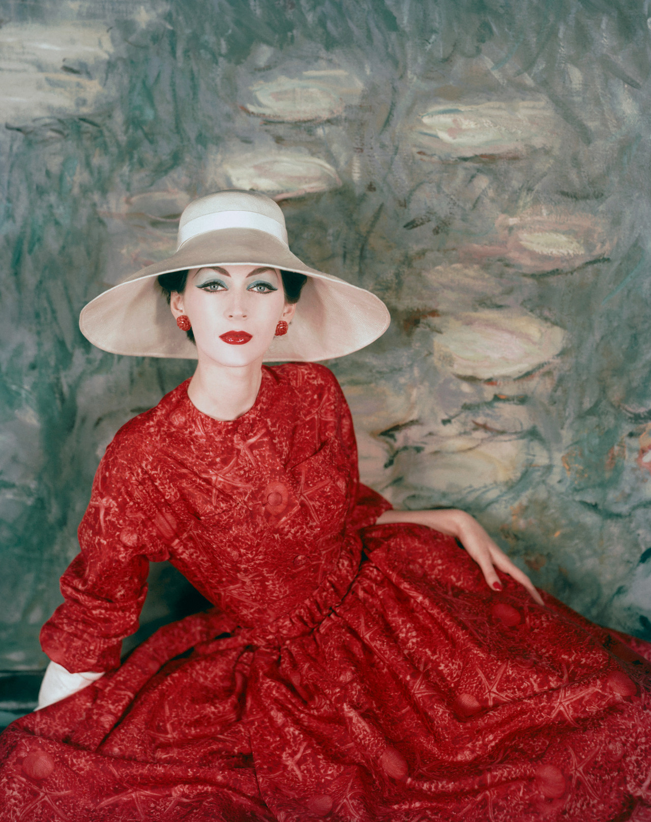 dovima-henry-clarke-dior-1956